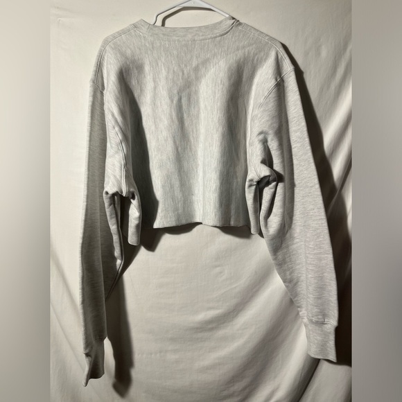 CHAMPION REVERSE WEAVE CUT OFF CREW NECK LONG SLEEVE SOFT GREY CROP SWEATSHIRT - Picture 5 of 8